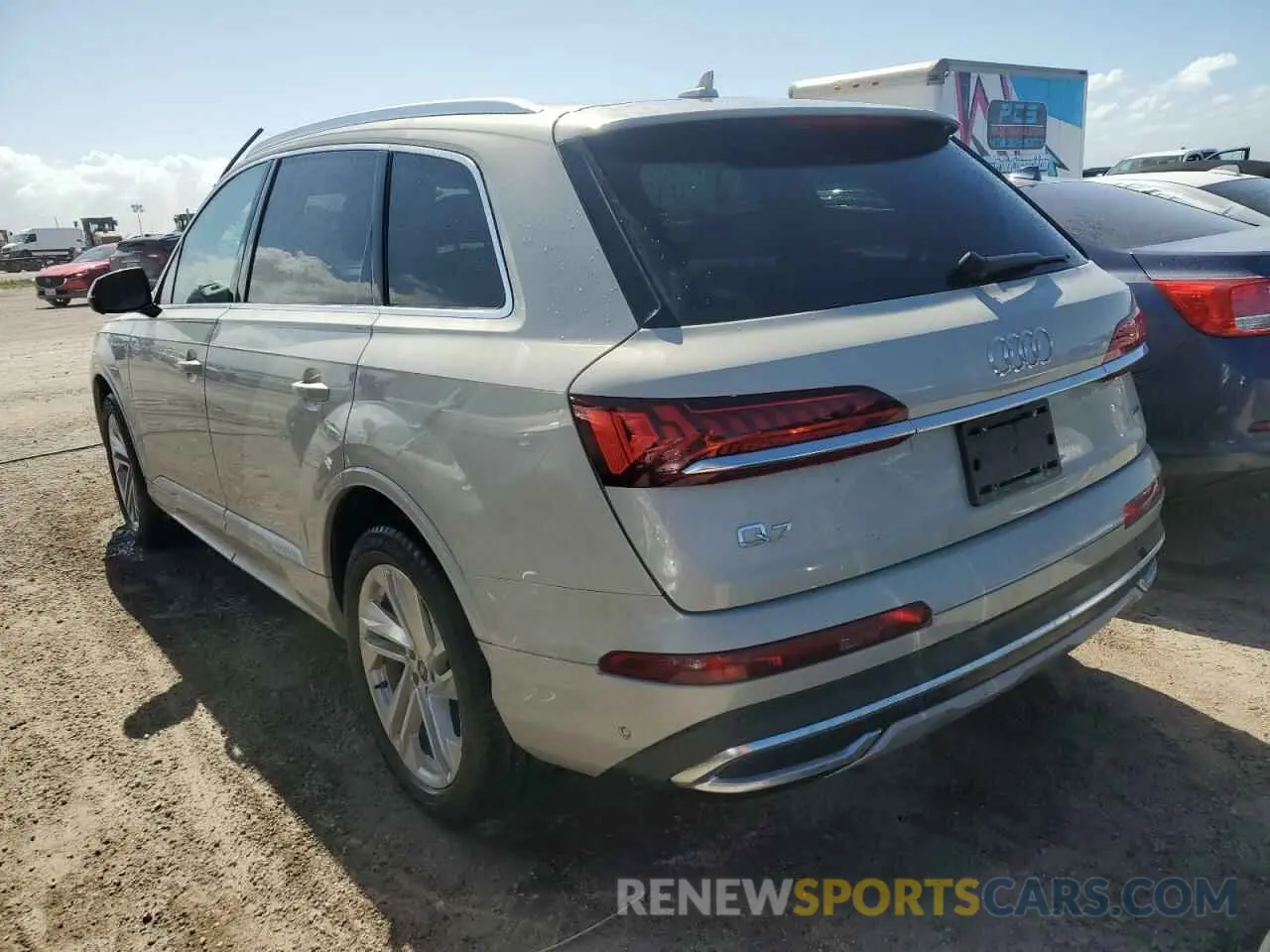 2 Photograph of a damaged car WA1LJAF73MD038206 AUDI Q7 2021