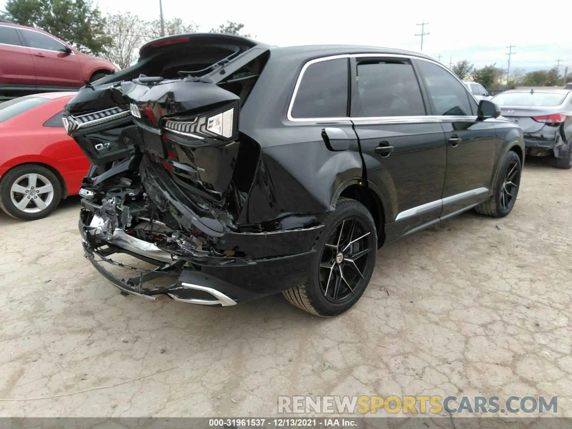 4 Photograph of a damaged car WA1LJAF74MD036268 AUDI Q7 2021