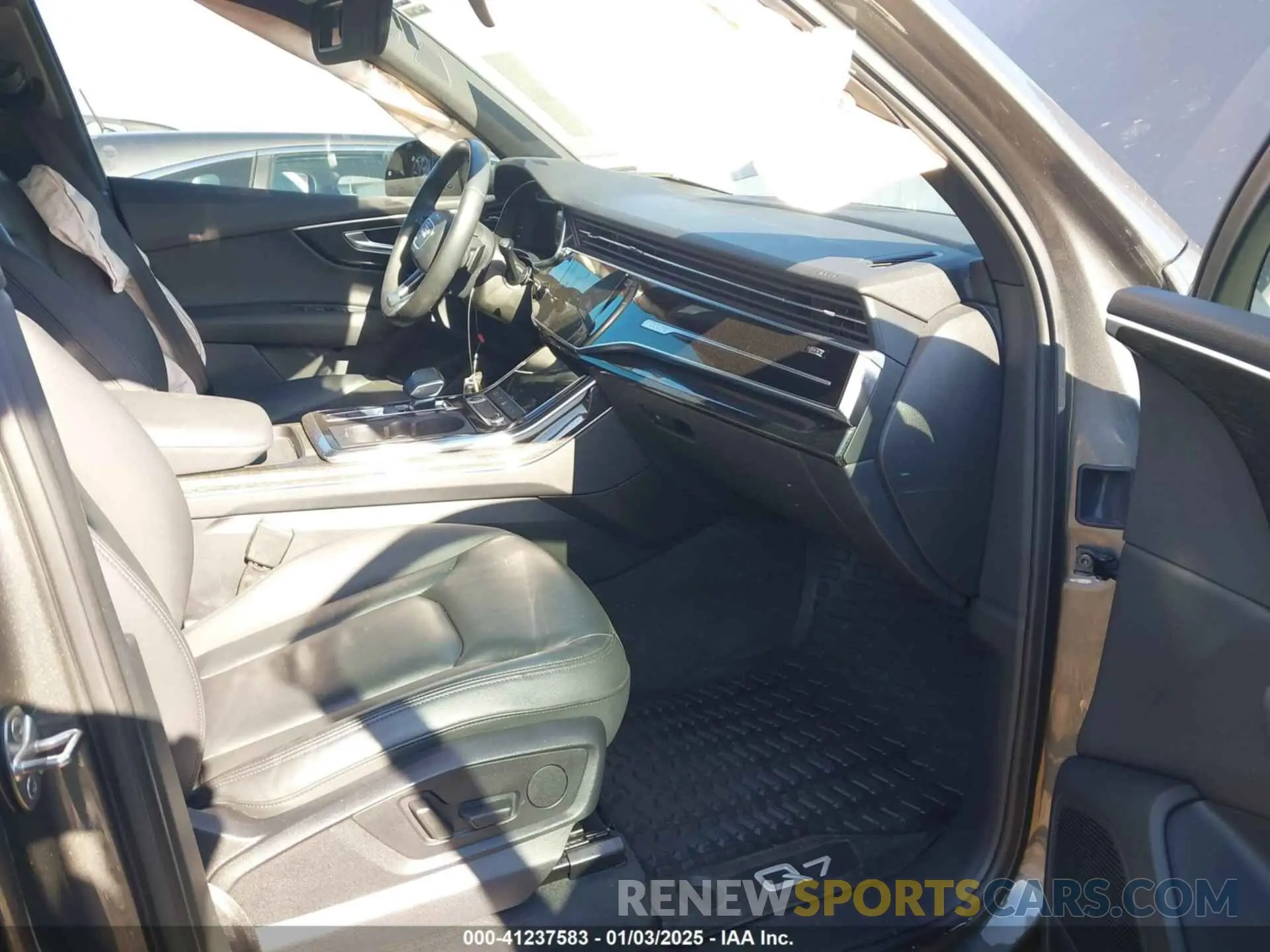 5 Photograph of a damaged car WA1LJAF75MD028759 AUDI Q7 2021