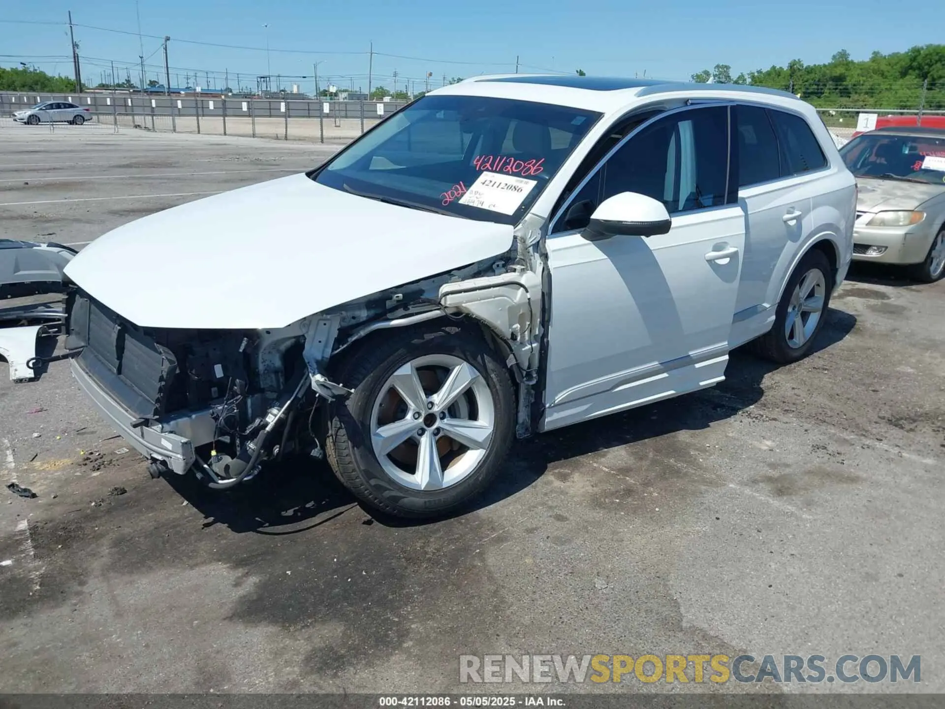 2 Photograph of a damaged car WA1LJAF78MD011440 AUDI Q7 2021