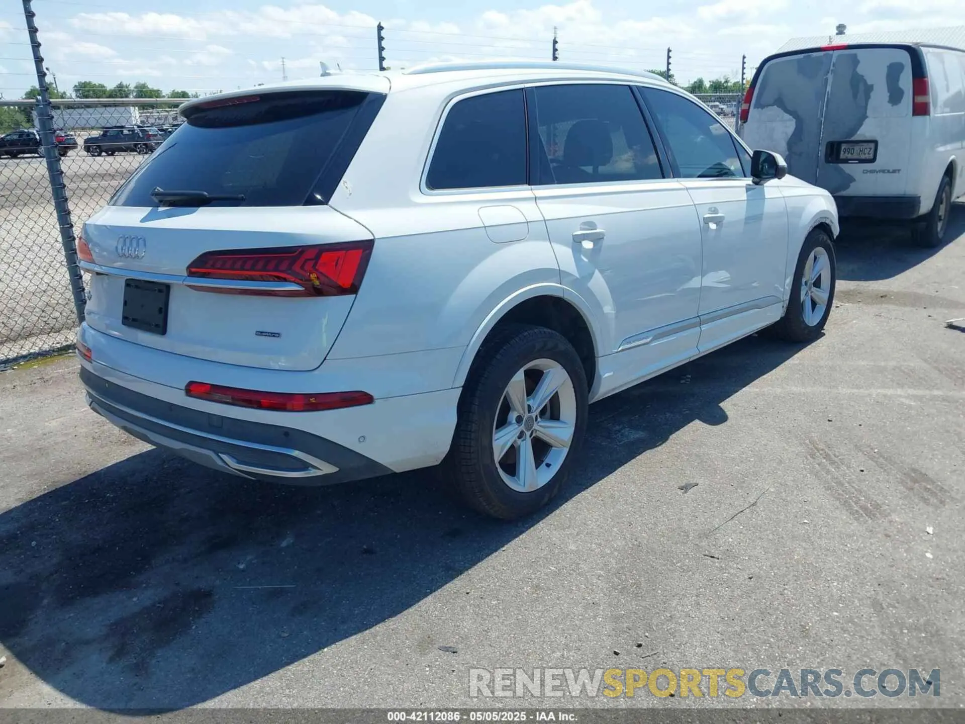 4 Photograph of a damaged car WA1LJAF78MD011440 AUDI Q7 2021