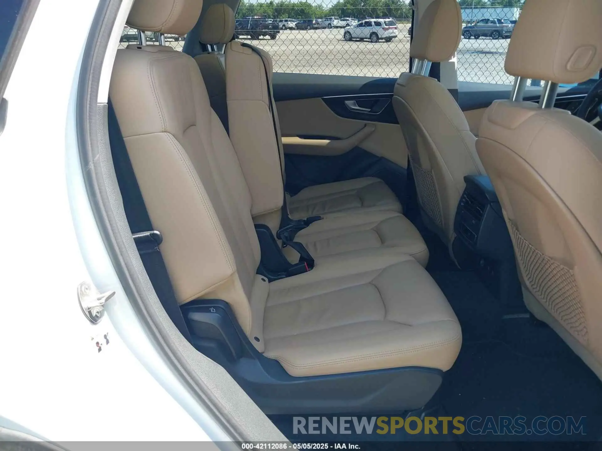 8 Photograph of a damaged car WA1LJAF78MD011440 AUDI Q7 2021