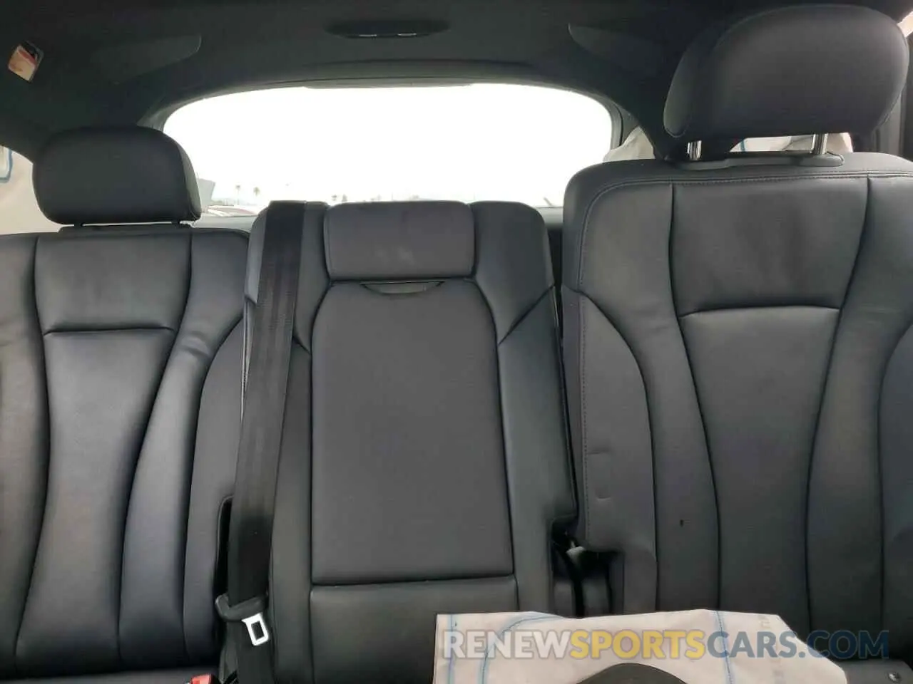 10 Photograph of a damaged car WA1LJAF78MD016265 AUDI Q7 2021