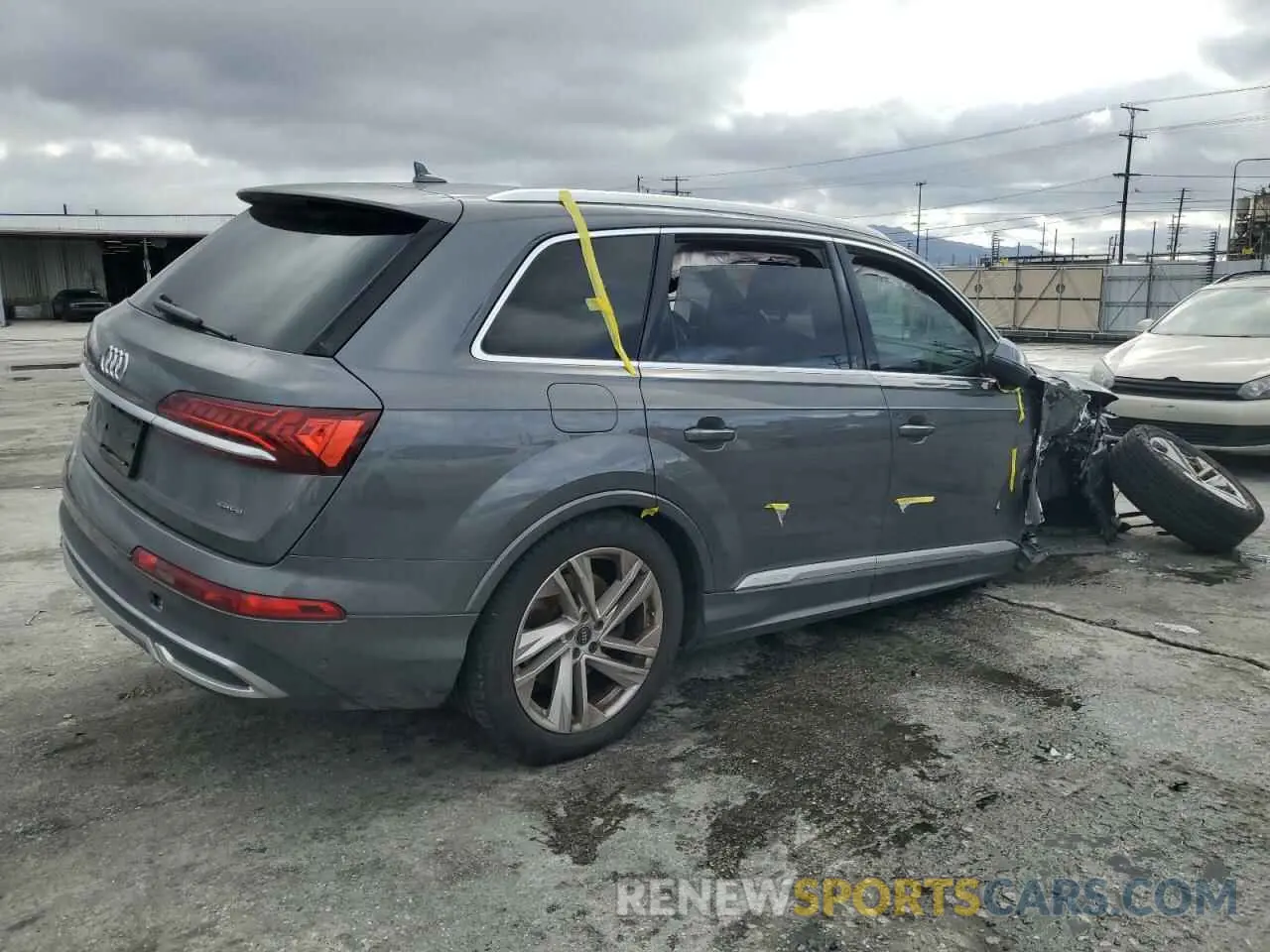 3 Photograph of a damaged car WA1LJAF78MD016265 AUDI Q7 2021