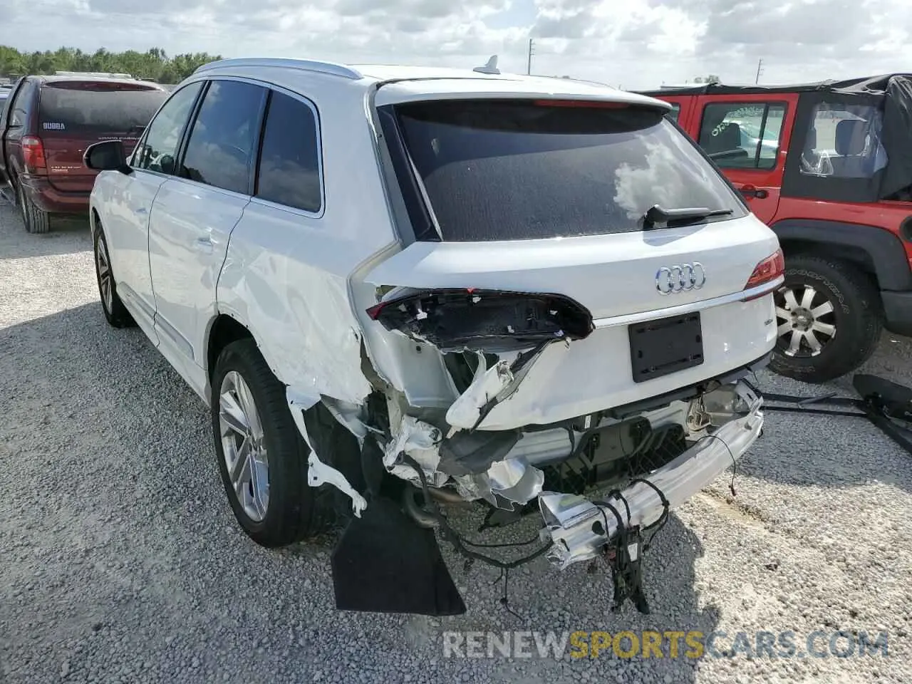 3 Photograph of a damaged car WA1LJAF78MD041439 AUDI Q7 2021