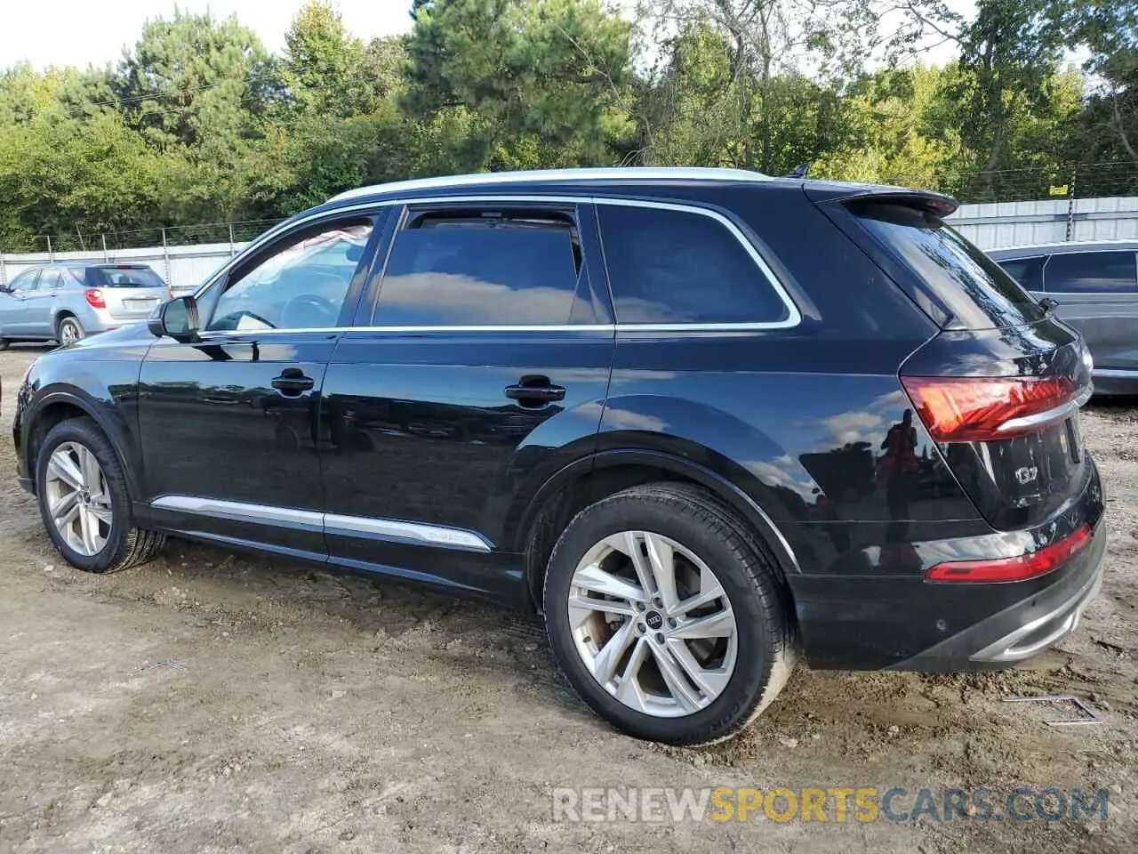 2 Photograph of a damaged car WA1LJAF79MD021006 AUDI Q7 2021