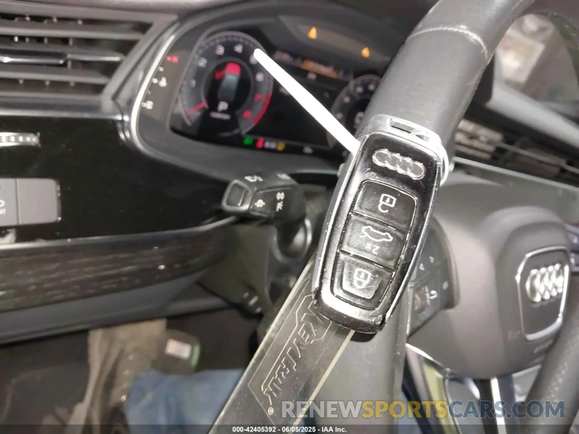 11 Photograph of a damaged car WA1LJAF7XMD015375 AUDI Q7 2021