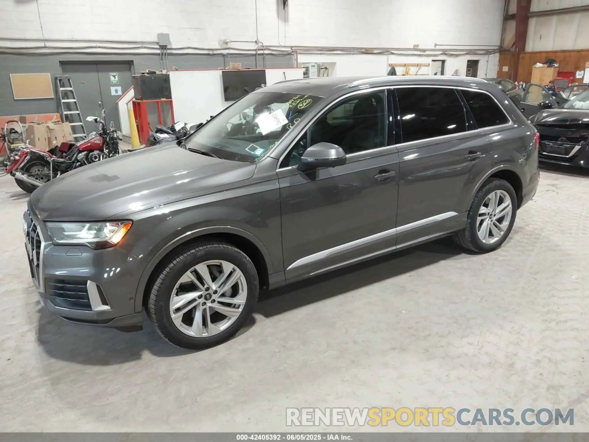 2 Photograph of a damaged car WA1LJAF7XMD015375 AUDI Q7 2021