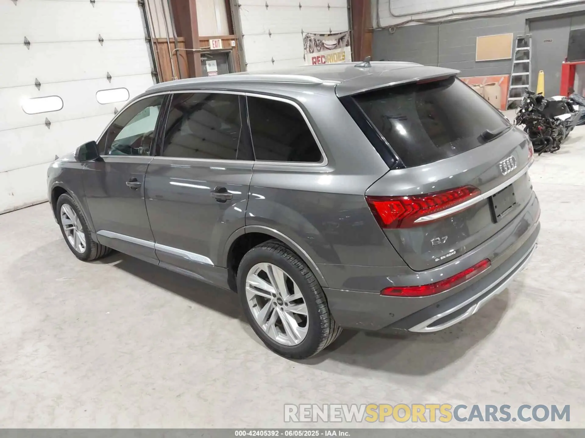 3 Photograph of a damaged car WA1LJAF7XMD015375 AUDI Q7 2021