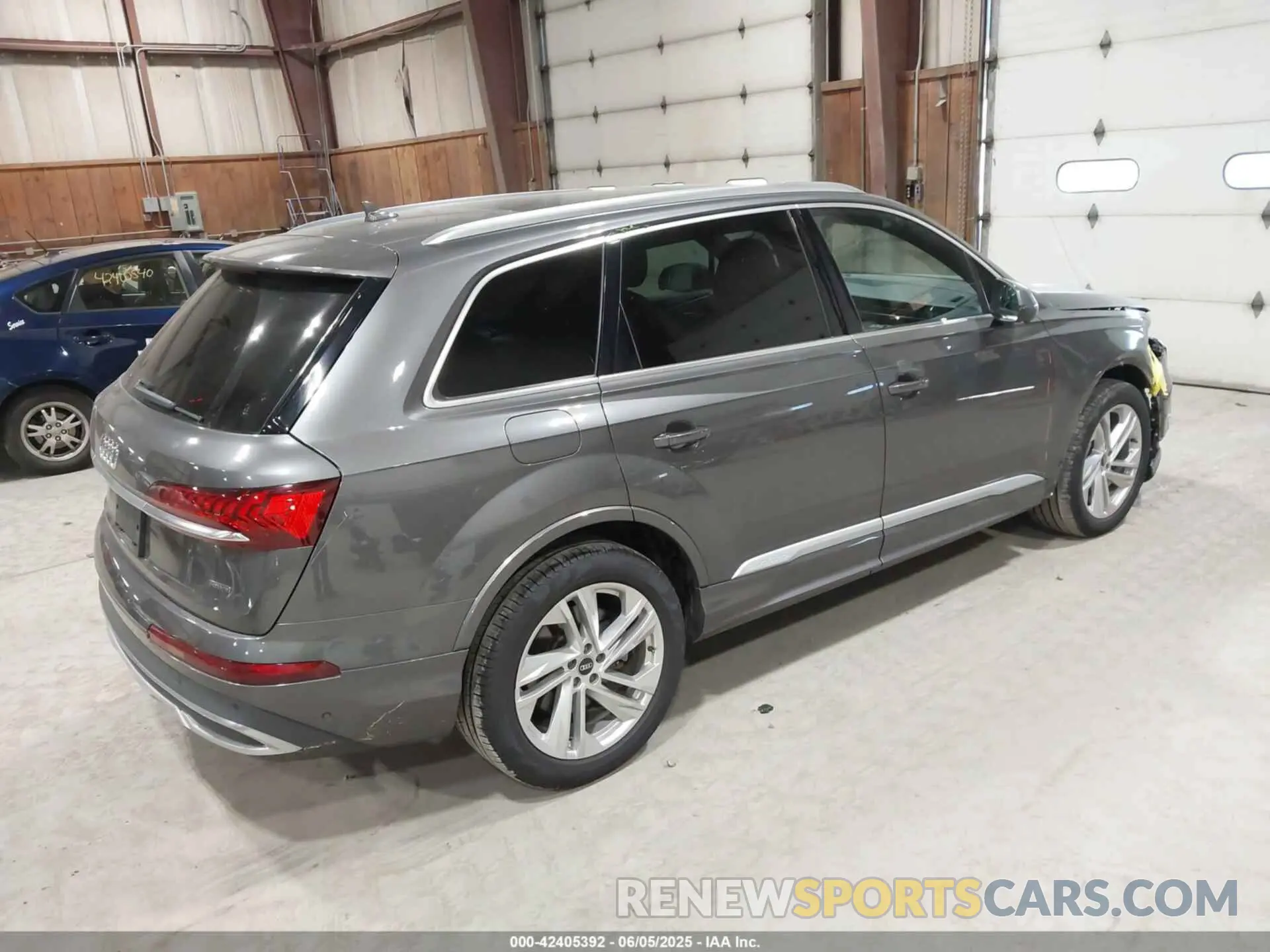 4 Photograph of a damaged car WA1LJAF7XMD015375 AUDI Q7 2021