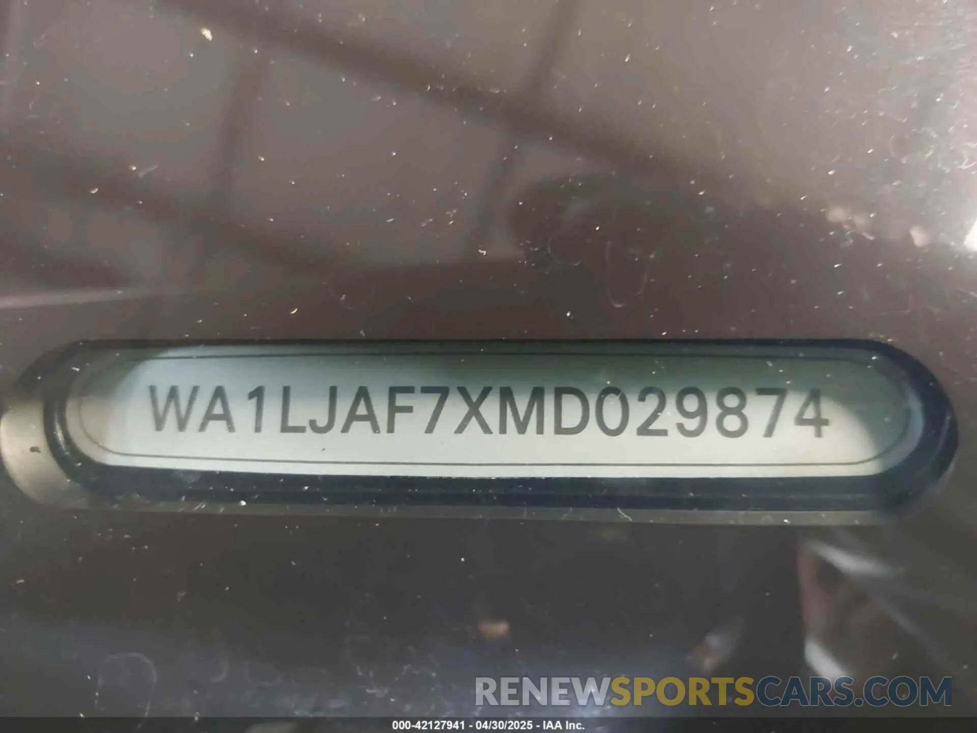 18 Photograph of a damaged car WA1LJAF7XMD029874 AUDI Q7 2021