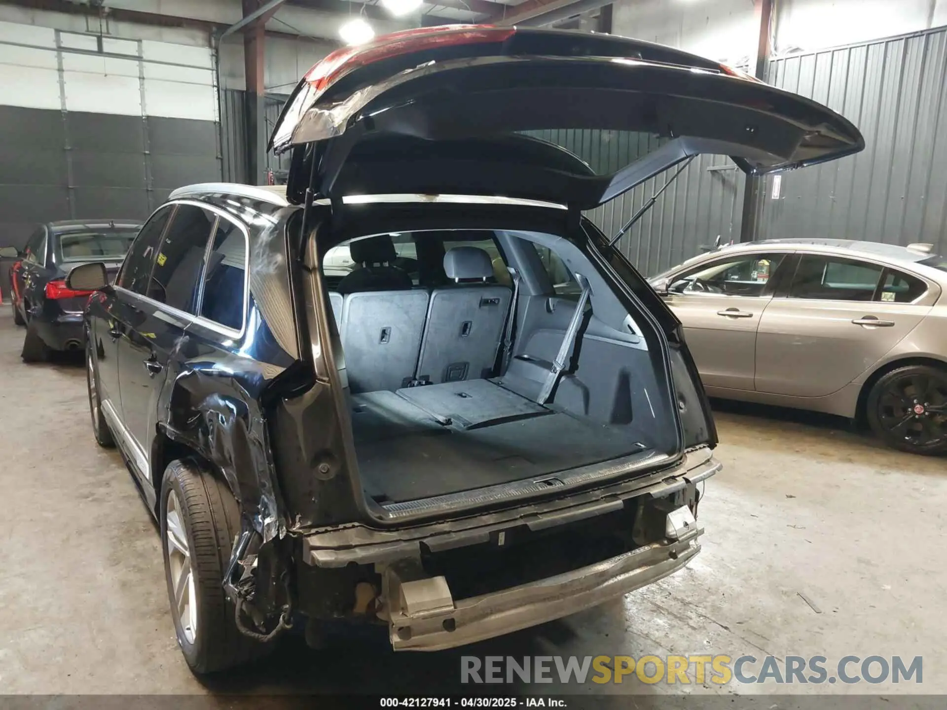 3 Photograph of a damaged car WA1LJAF7XMD029874 AUDI Q7 2021
