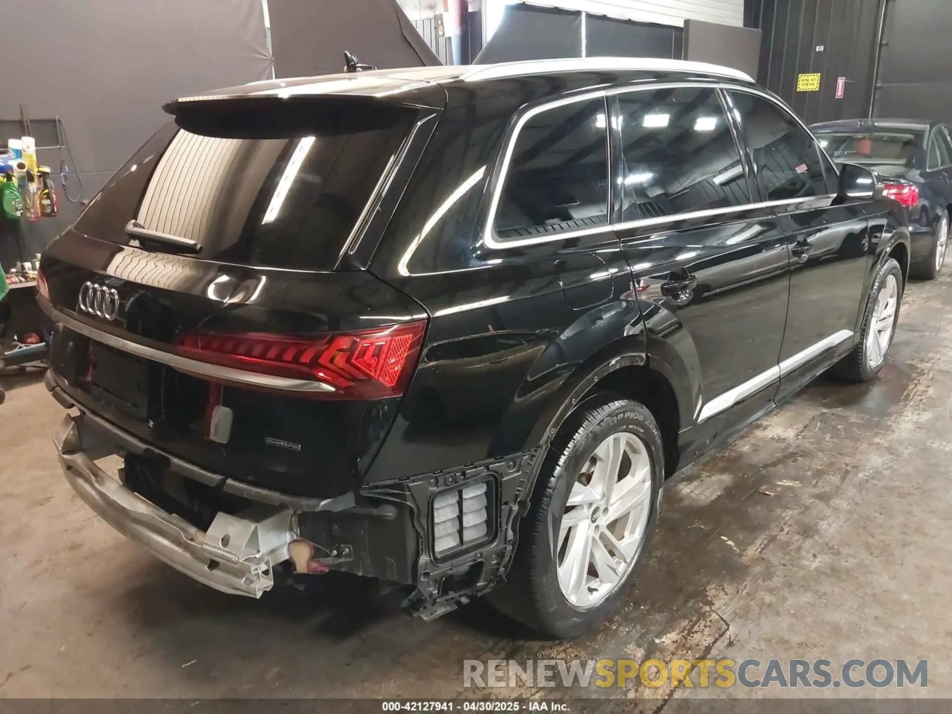 4 Photograph of a damaged car WA1LJAF7XMD029874 AUDI Q7 2021