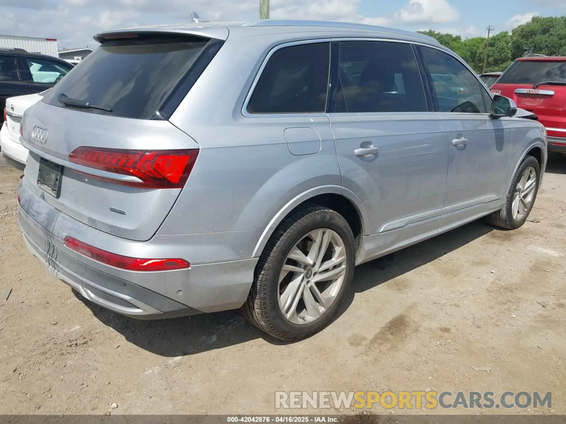 4 Photograph of a damaged car WA1LJBF73MD035506 AUDI Q7 2021