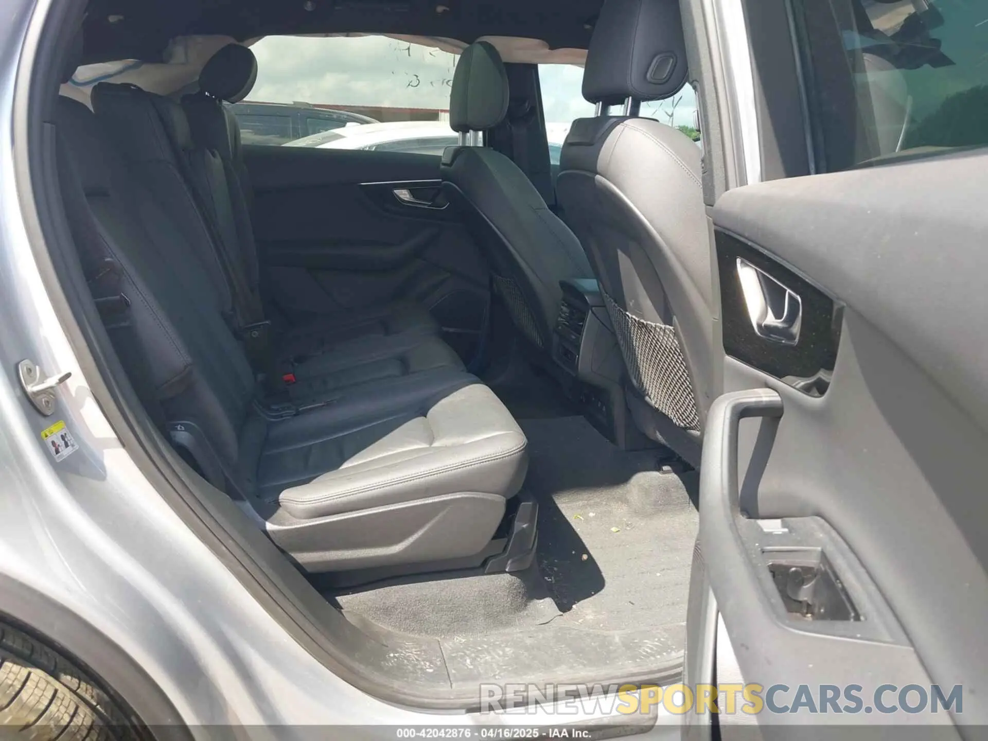 8 Photograph of a damaged car WA1LJBF73MD035506 AUDI Q7 2021