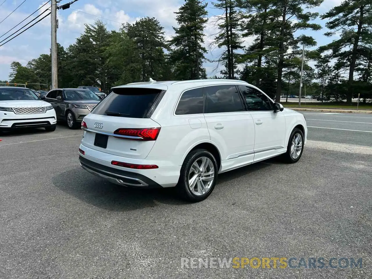 4 Photograph of a damaged car WA1LXAF70MD014010 AUDI Q7 2021