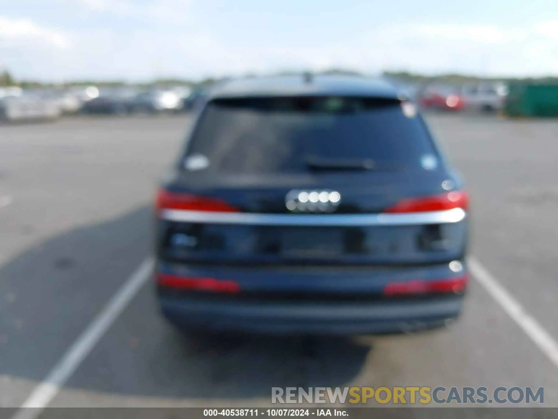 17 Photograph of a damaged car WA1LXAF70MD014802 AUDI Q7 2021