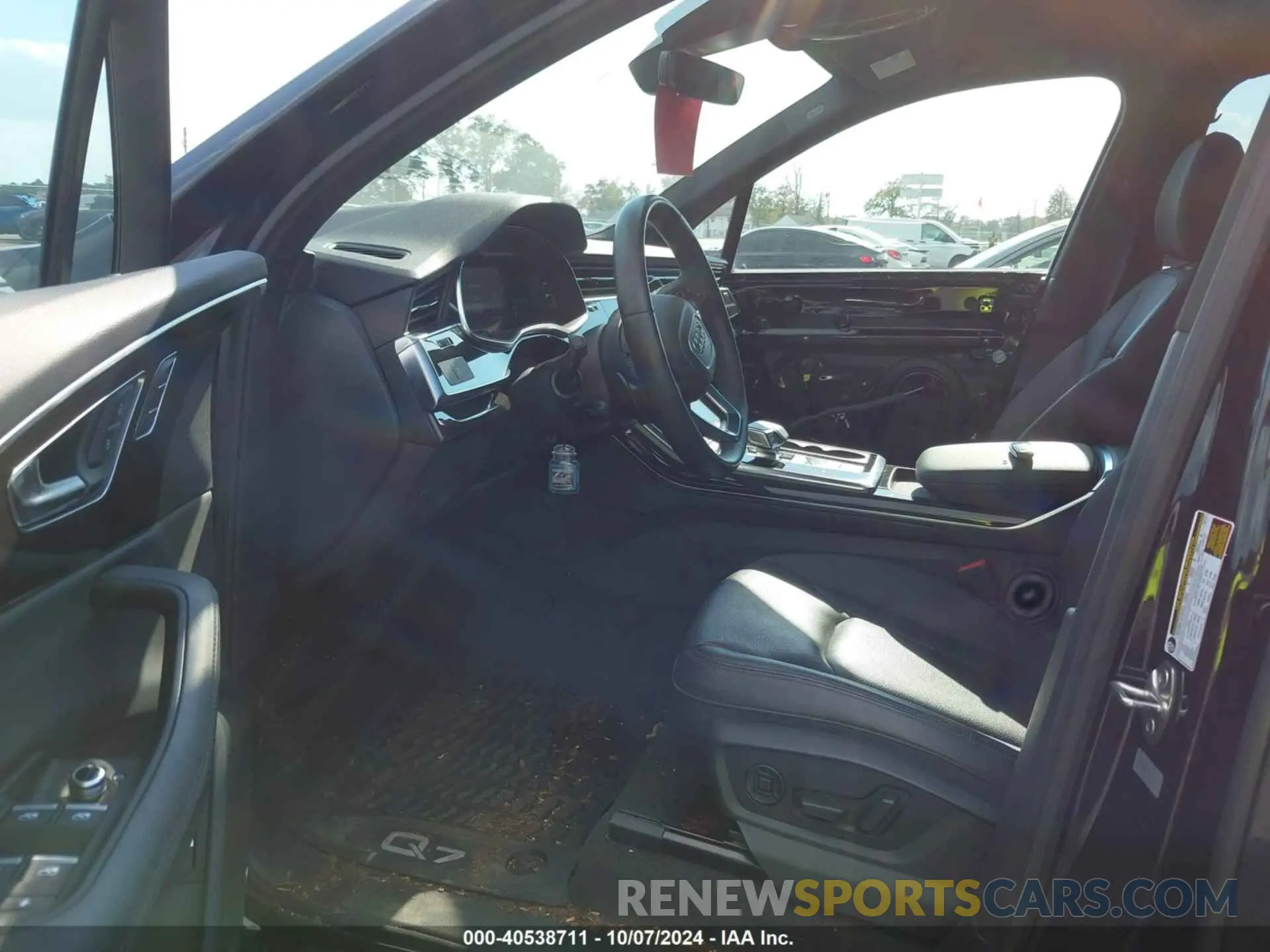 5 Photograph of a damaged car WA1LXAF70MD014802 AUDI Q7 2021