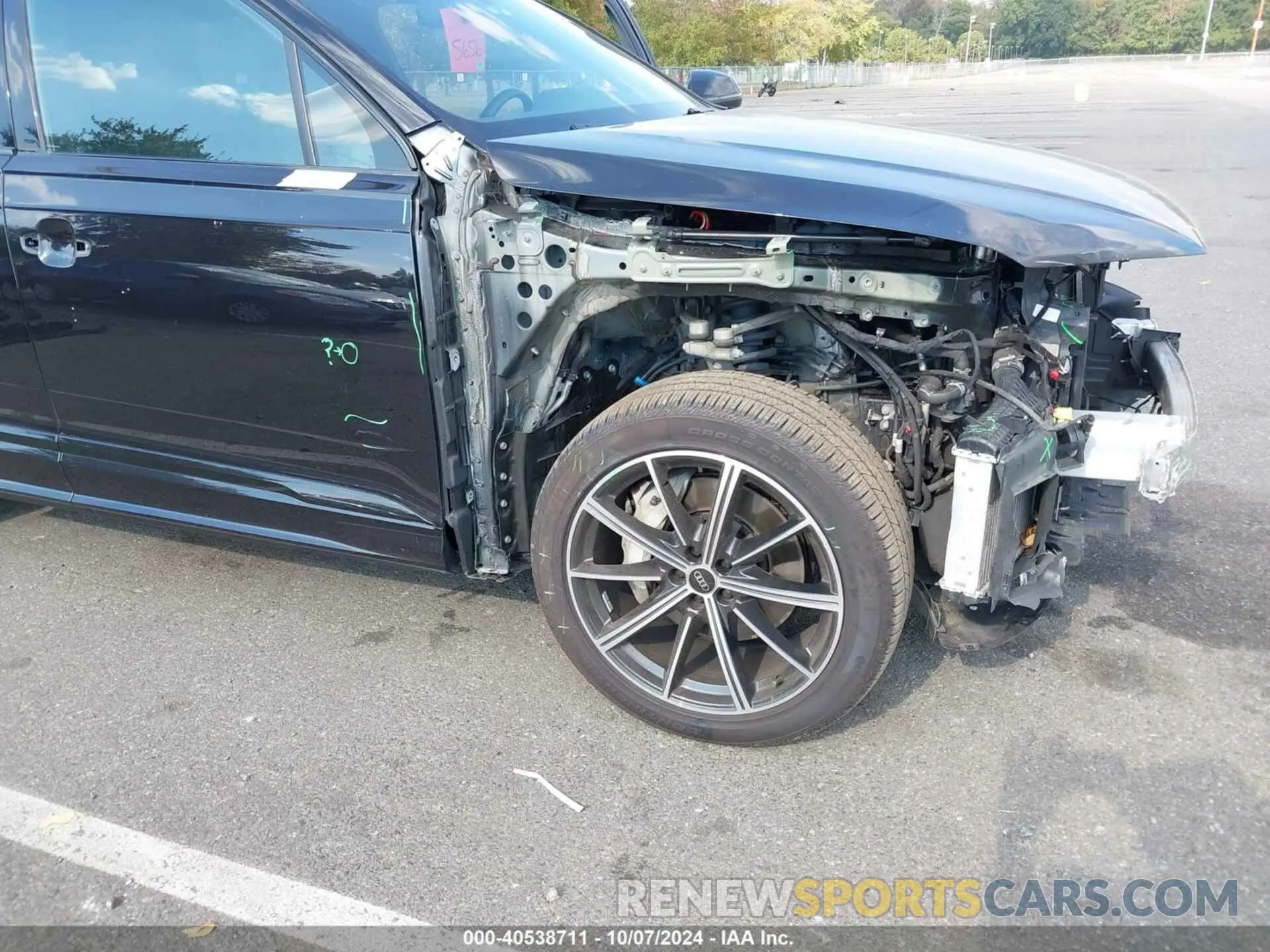 6 Photograph of a damaged car WA1LXAF70MD014802 AUDI Q7 2021