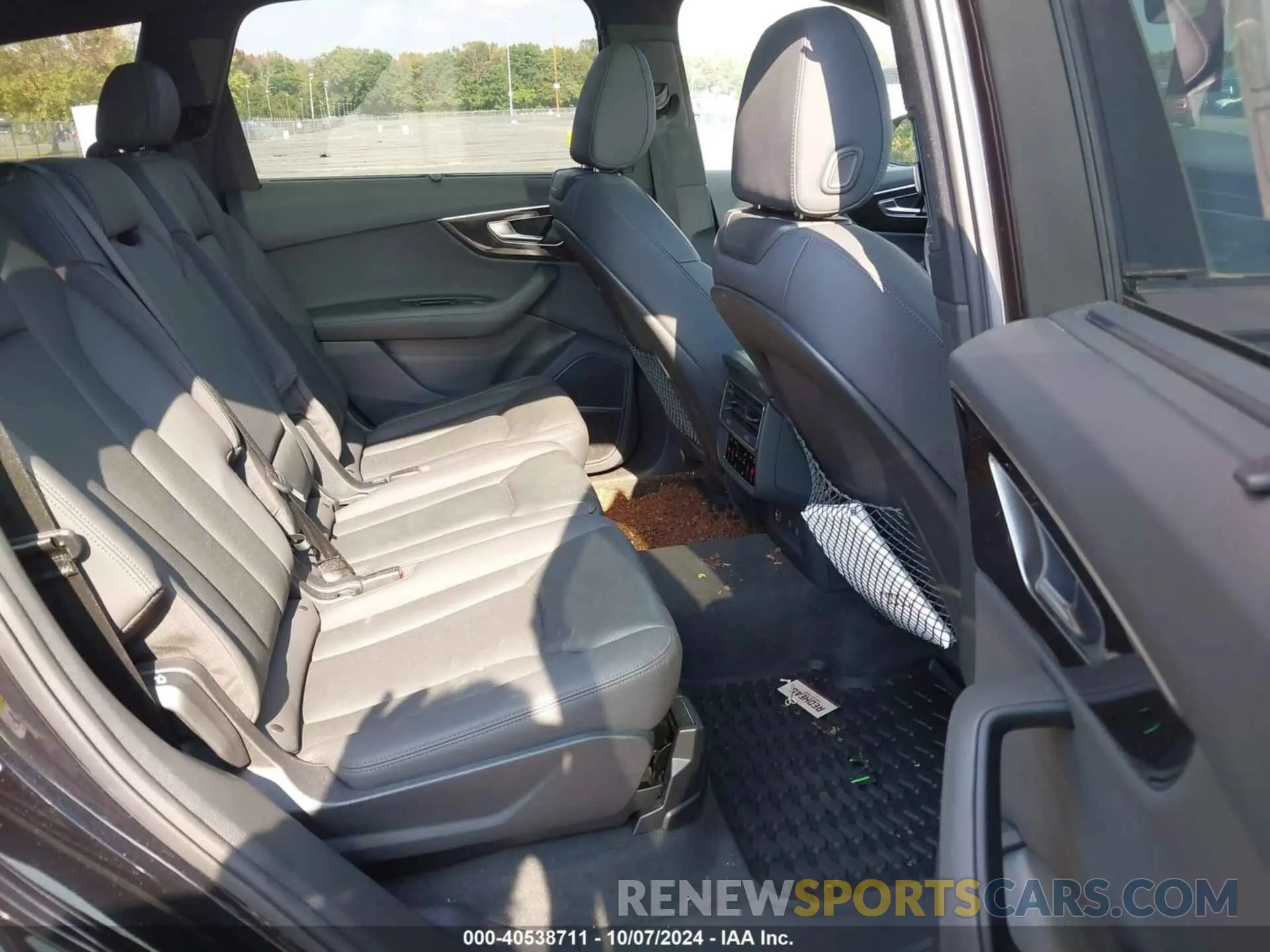 8 Photograph of a damaged car WA1LXAF70MD014802 AUDI Q7 2021