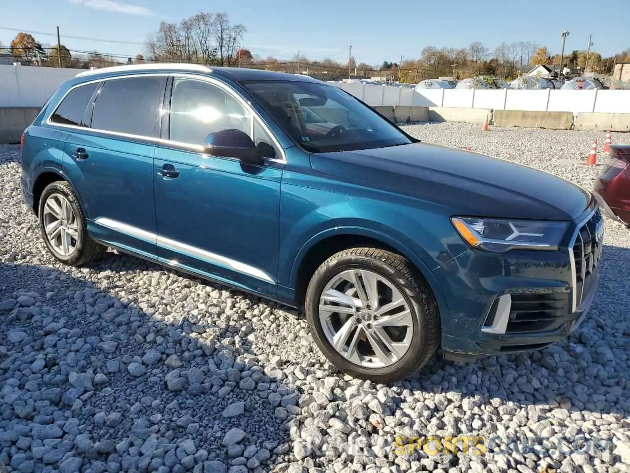 4 Photograph of a damaged car WA1LXAF71MD011343 AUDI Q7 2021