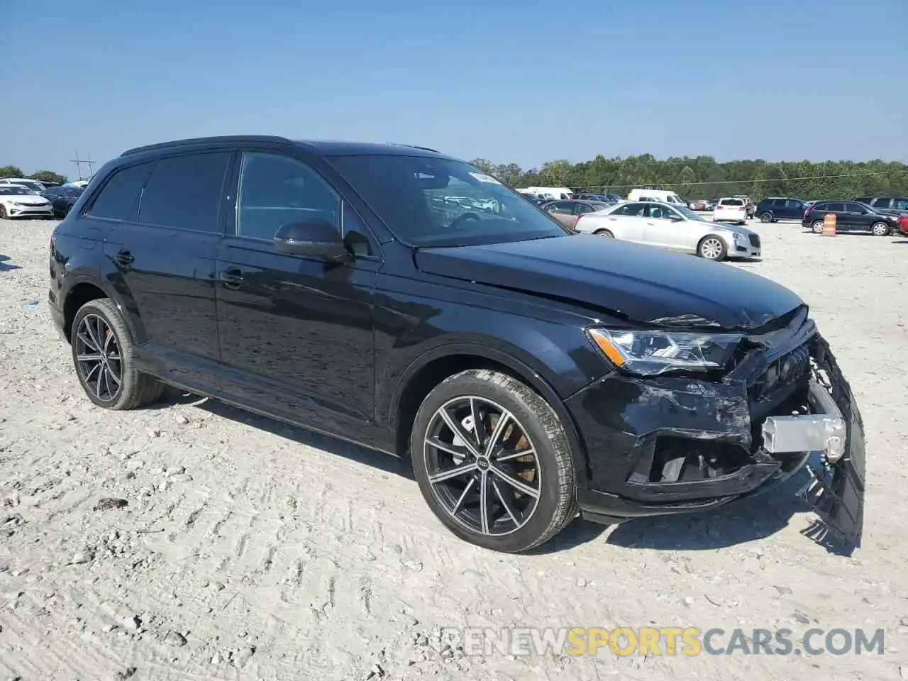 4 Photograph of a damaged car WA1LXAF71MD037716 AUDI Q7 2021