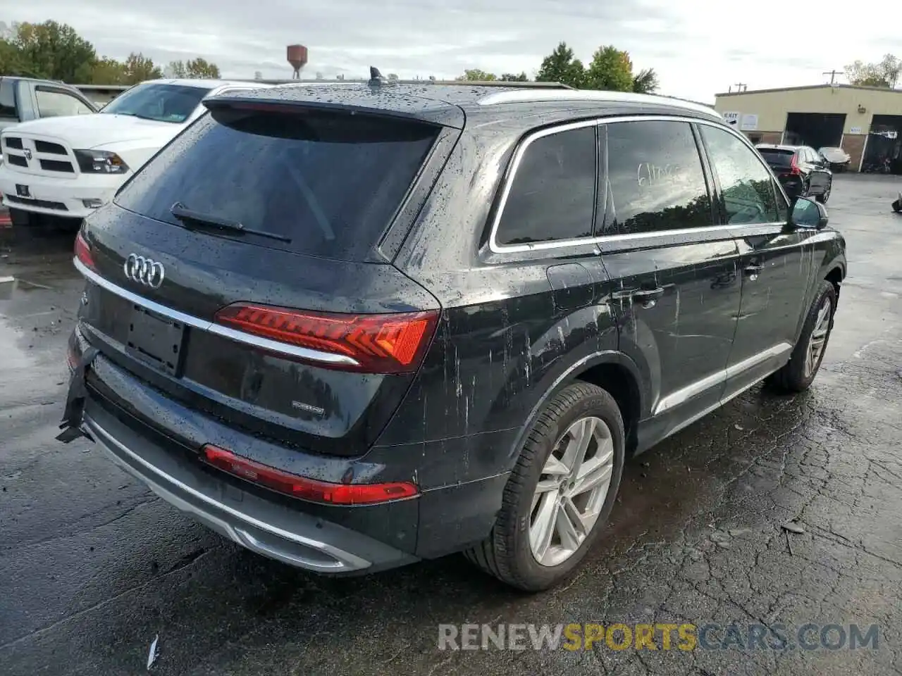 4 Photograph of a damaged car WA1LXAF72MD038101 AUDI Q7 2021