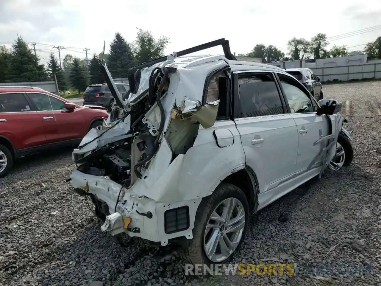 4 Photograph of a damaged car WA1LXAF73MD020349 AUDI Q7 2021