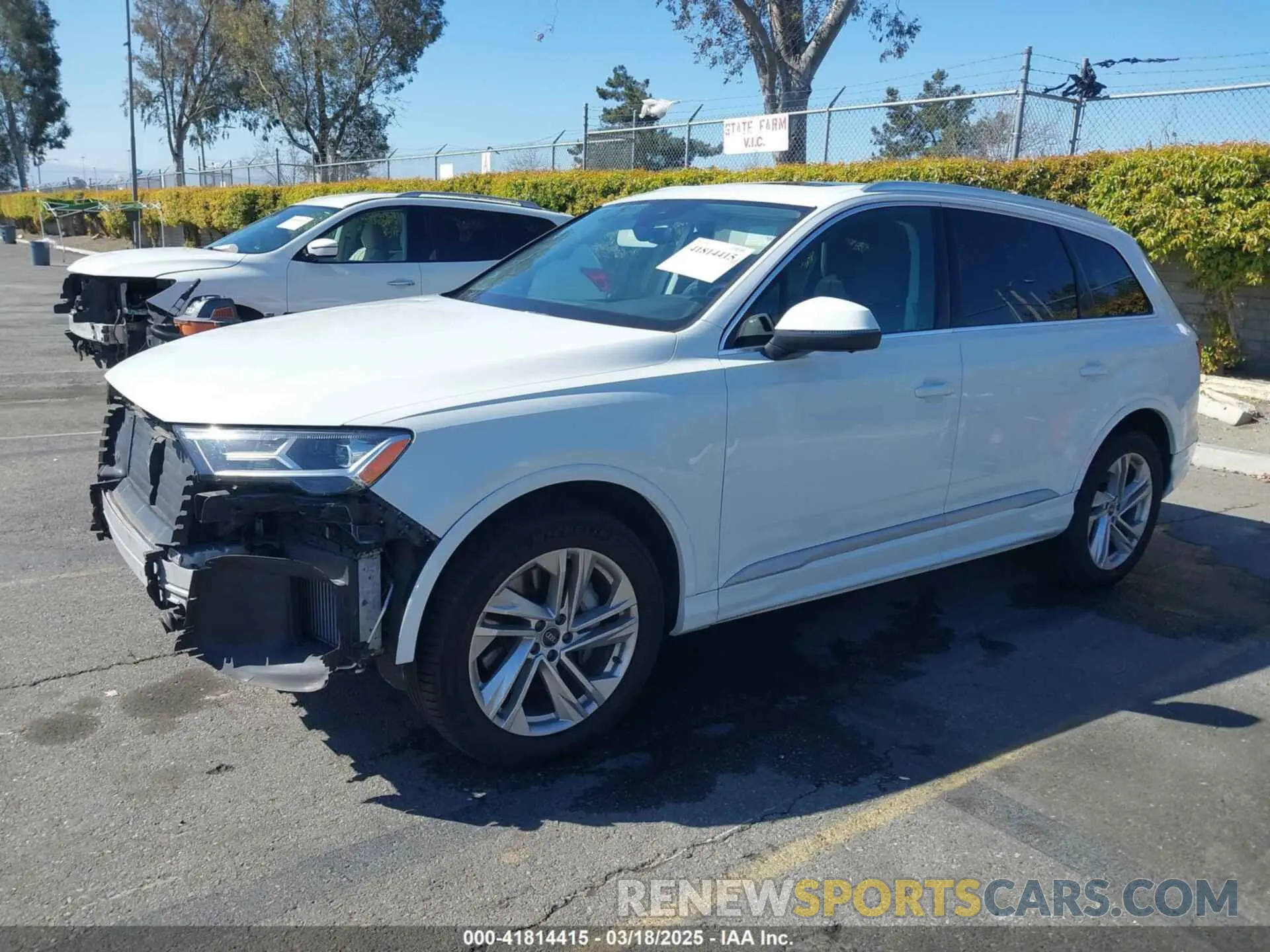 2 Photograph of a damaged car WA1LXAF73MD021033 AUDI Q7 2021
