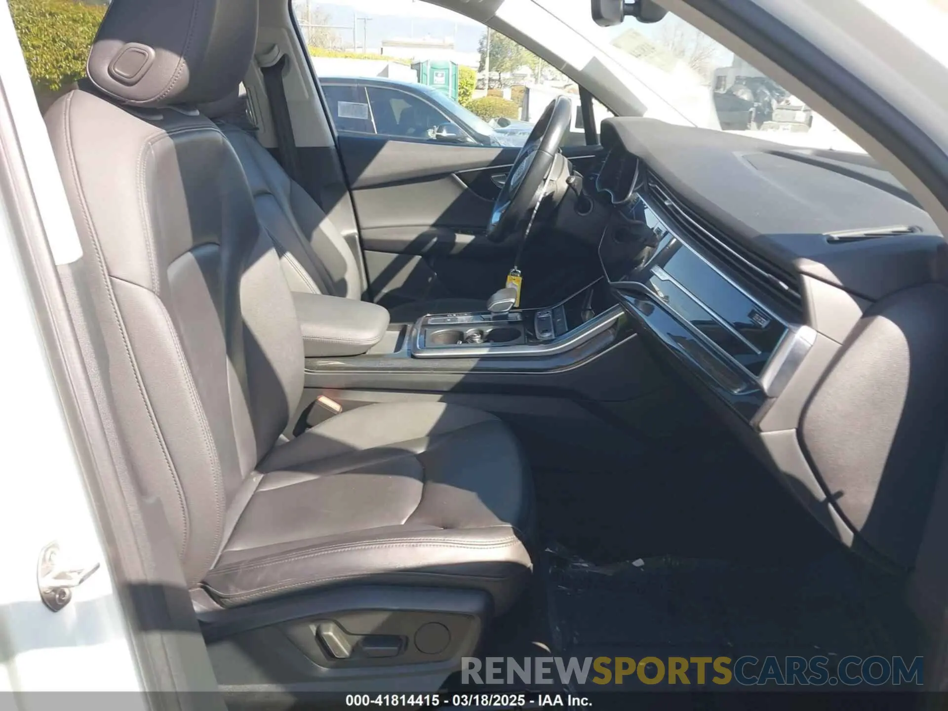 5 Photograph of a damaged car WA1LXAF73MD021033 AUDI Q7 2021