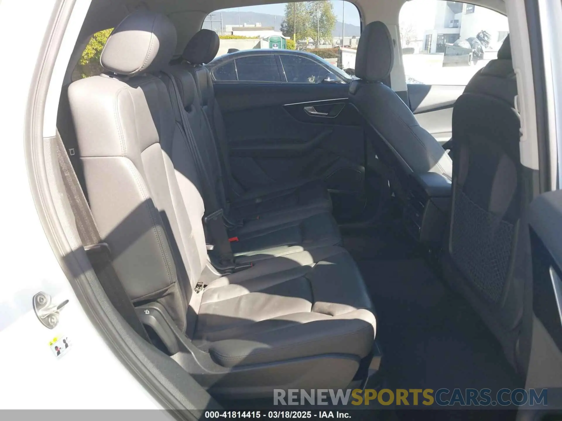 8 Photograph of a damaged car WA1LXAF73MD021033 AUDI Q7 2021