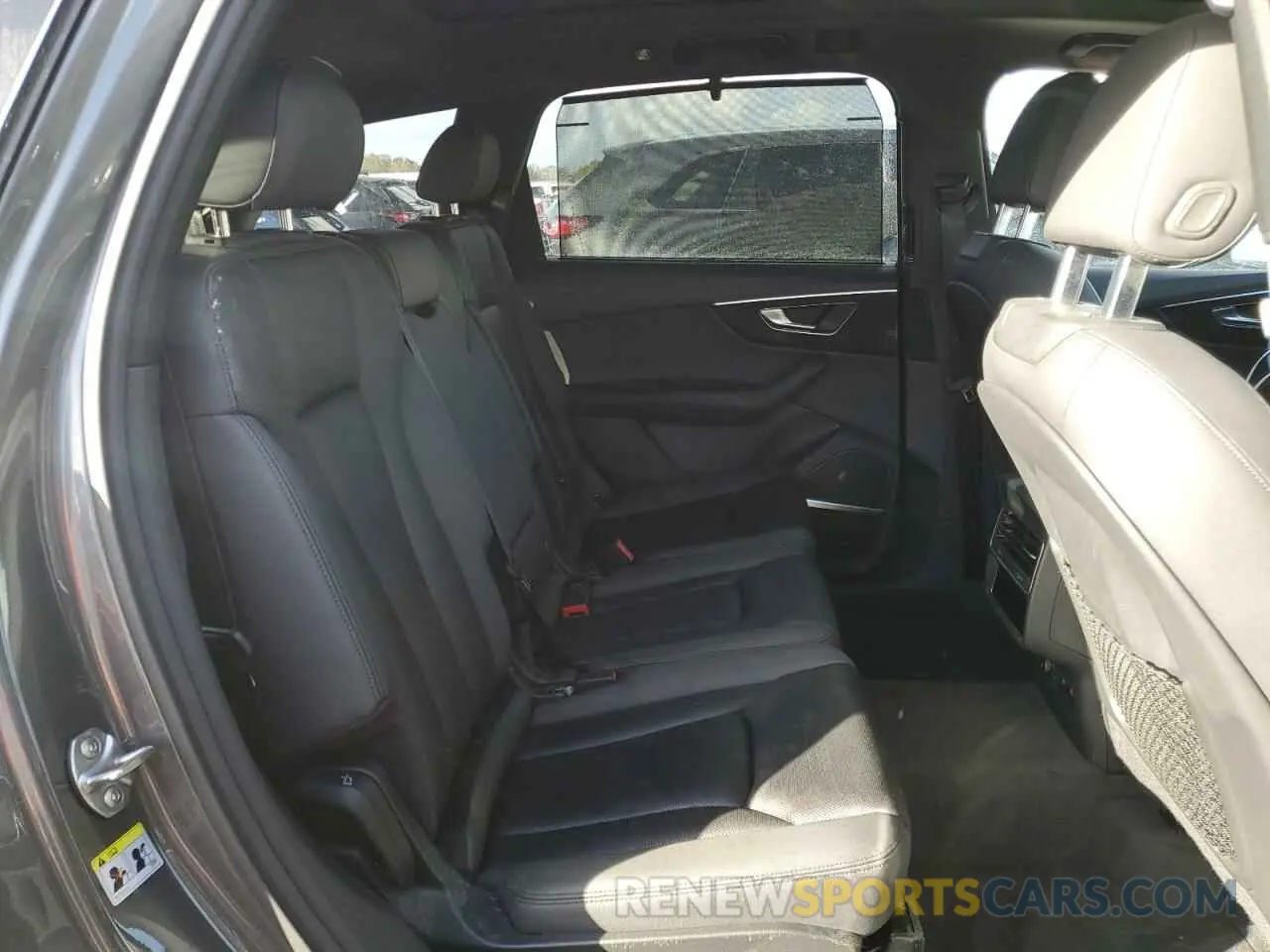 11 Photograph of a damaged car WA1LXAF73MD035238 AUDI Q7 2021