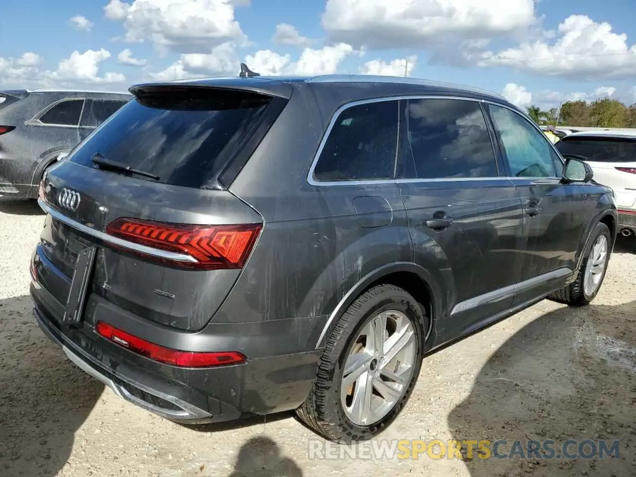 3 Photograph of a damaged car WA1LXAF73MD035238 AUDI Q7 2021