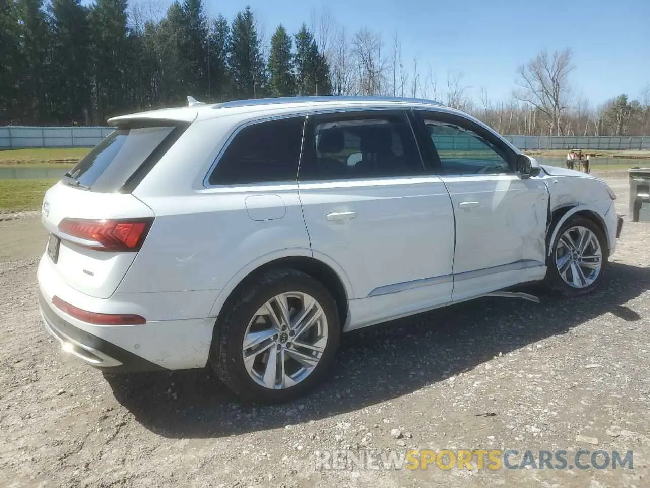 3 Photograph of a damaged car WA1LXAF73MD035952 AUDI Q7 2021