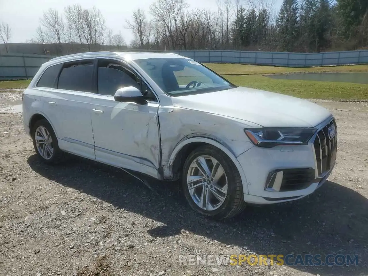 4 Photograph of a damaged car WA1LXAF73MD035952 AUDI Q7 2021