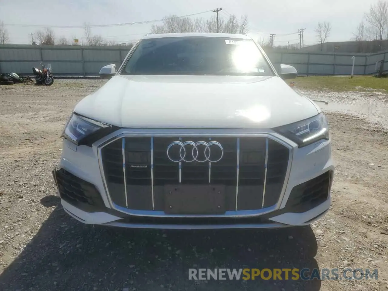 5 Photograph of a damaged car WA1LXAF73MD035952 AUDI Q7 2021