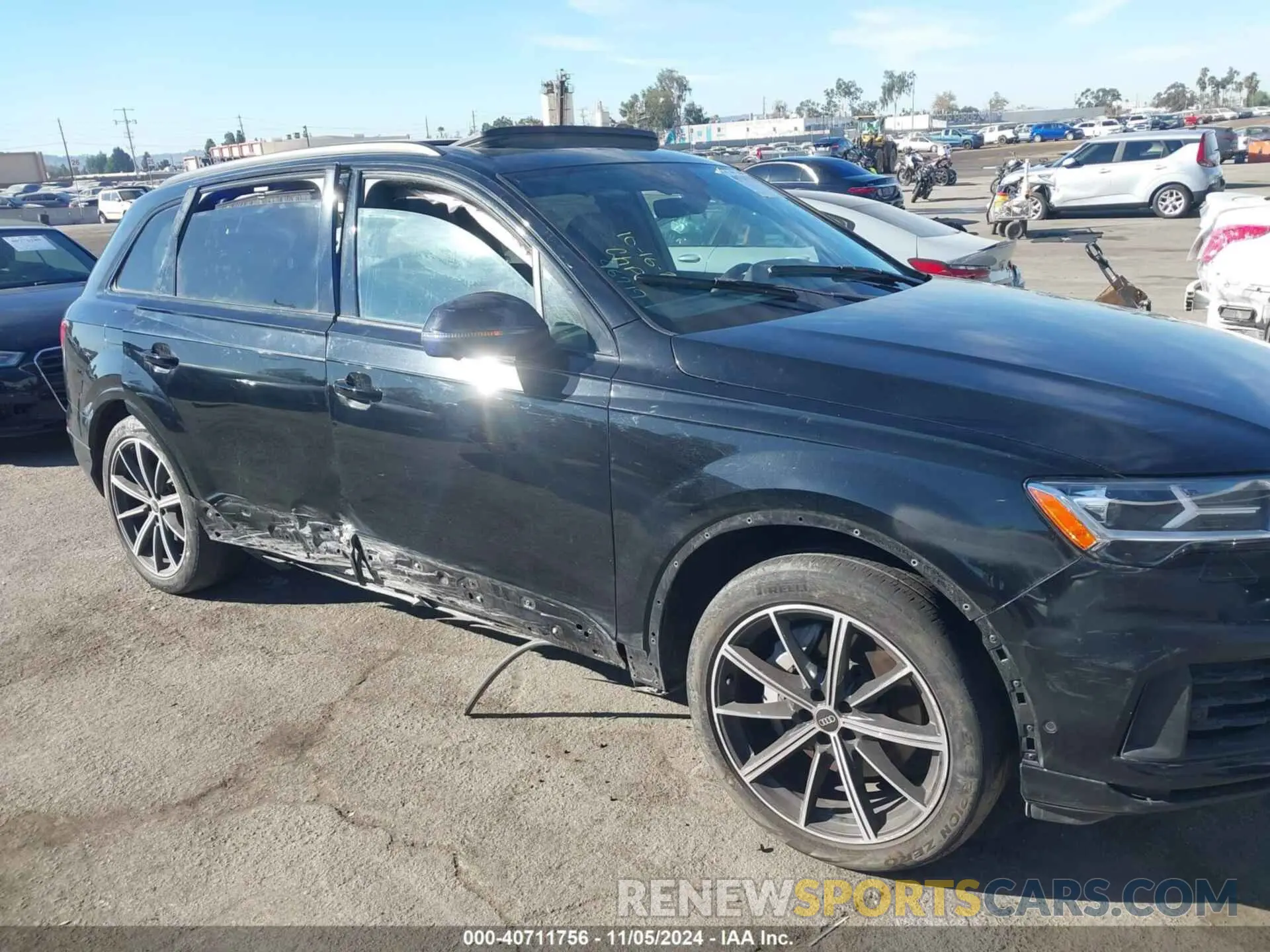 6 Photograph of a damaged car WA1LXAF74MD031554 AUDI Q7 2021