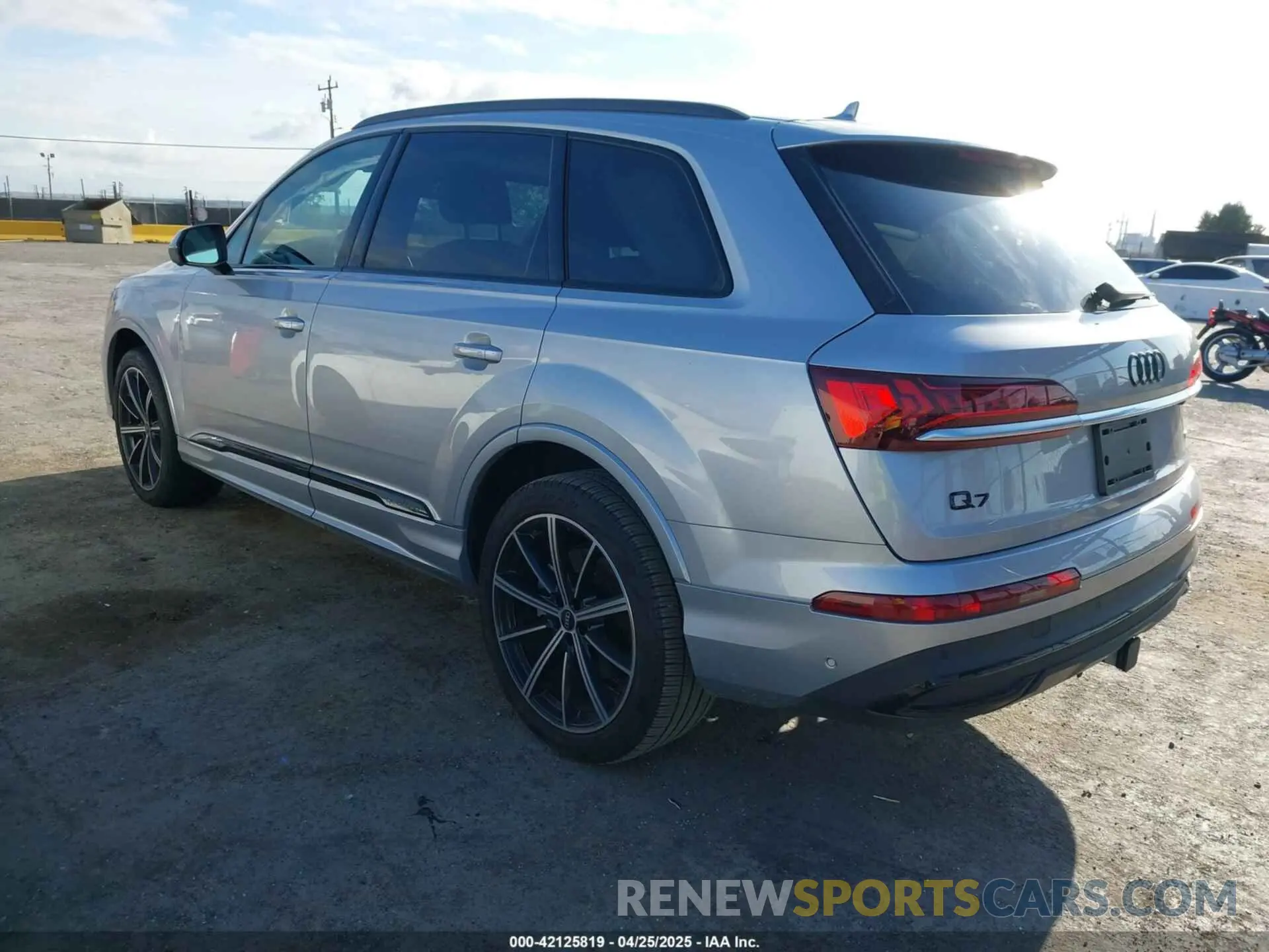 3 Photograph of a damaged car WA1LXAF74MD036771 AUDI Q7 2021