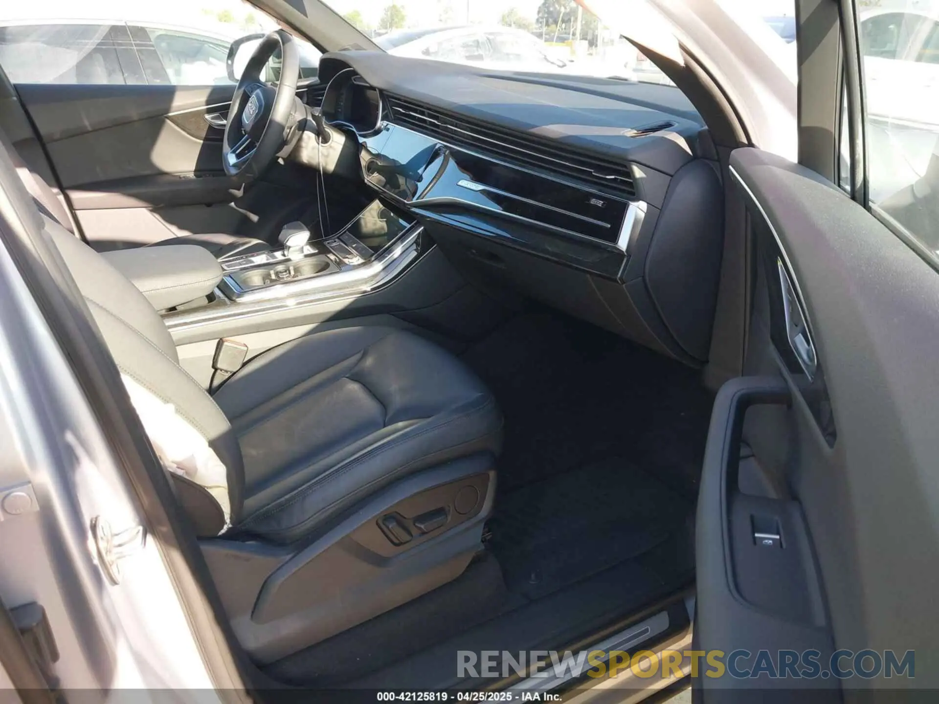 5 Photograph of a damaged car WA1LXAF74MD036771 AUDI Q7 2021