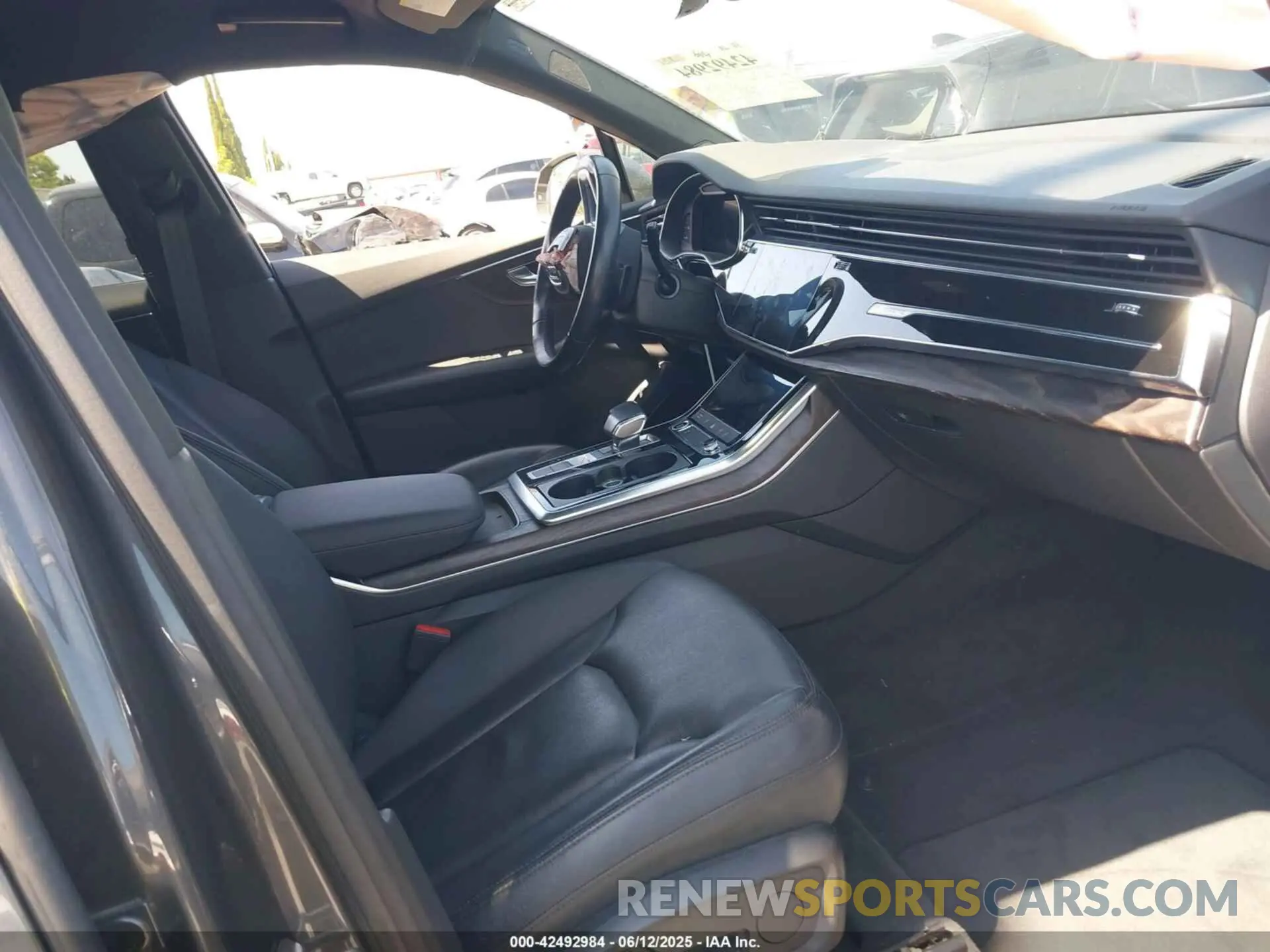 5 Photograph of a damaged car WA1LXAF75MD013368 AUDI Q7 2021