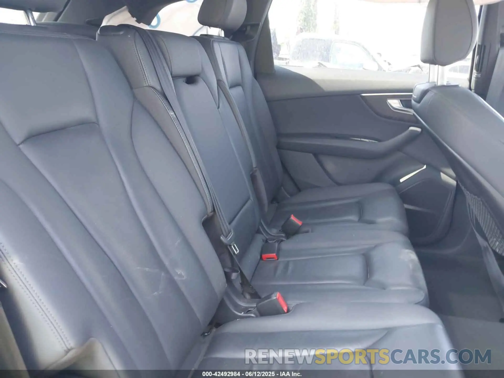 8 Photograph of a damaged car WA1LXAF75MD013368 AUDI Q7 2021