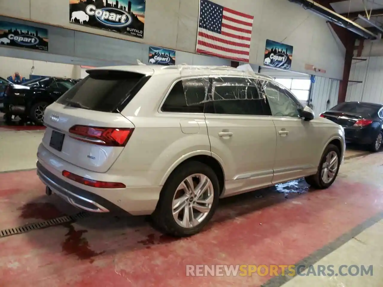 4 Photograph of a damaged car WA1LXAF75MD032762 AUDI Q7 2021