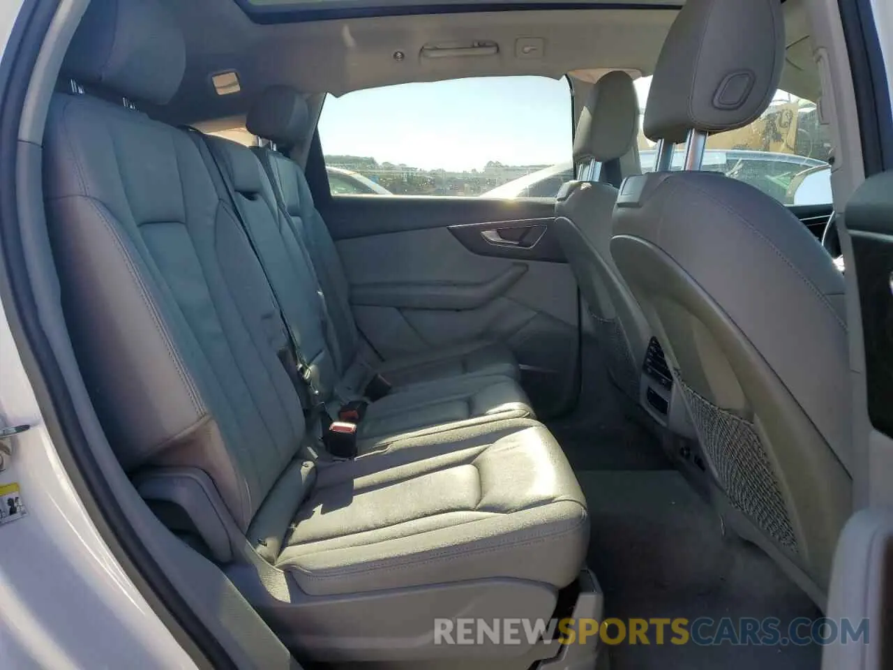 11 Photograph of a damaged car WA1LXAF75MD041056 AUDI Q7 2021