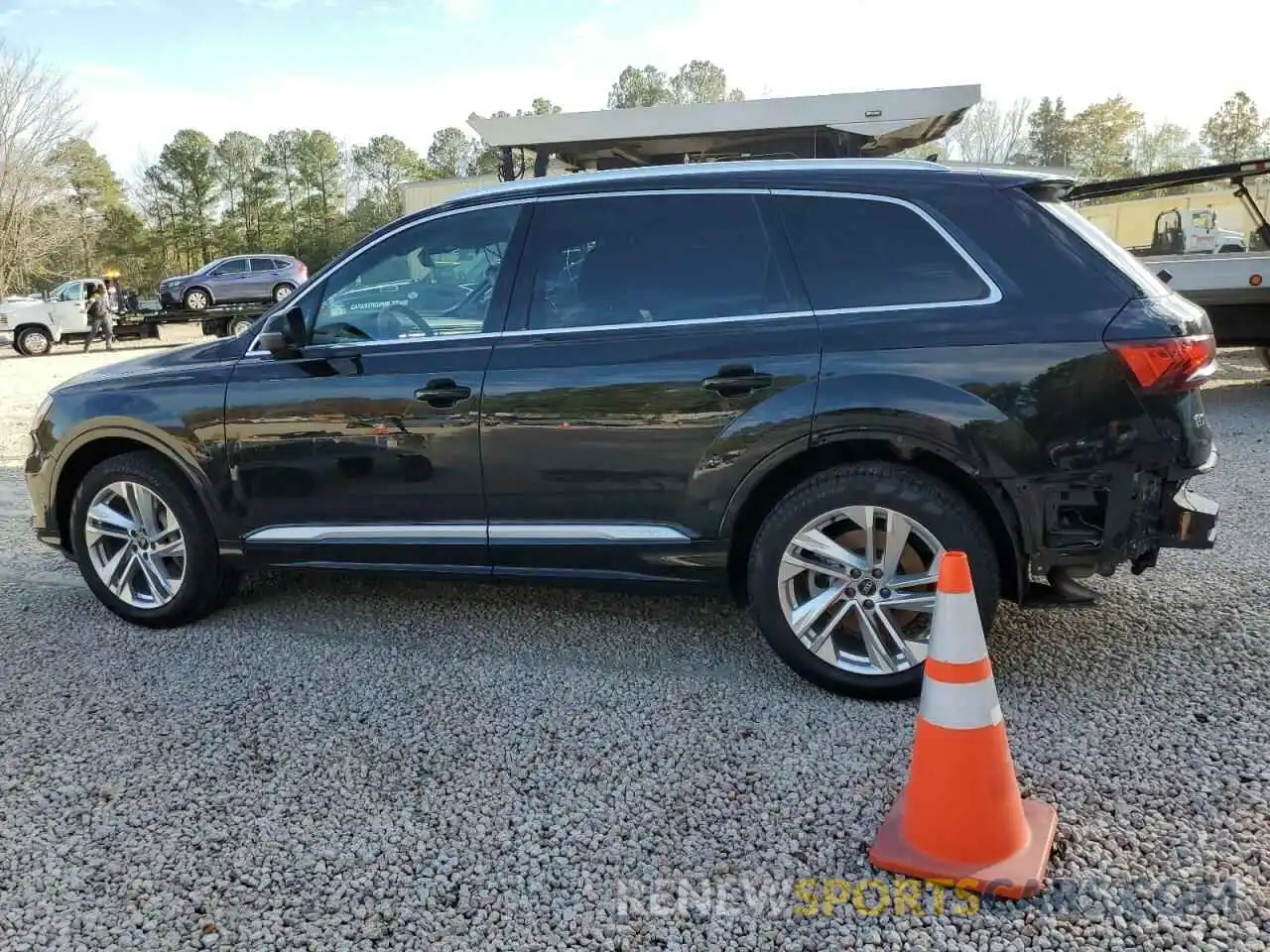 2 Photograph of a damaged car WA1LXAF76MD036934 AUDI Q7 2021