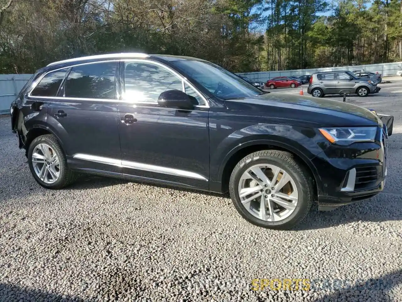 4 Photograph of a damaged car WA1LXAF76MD036934 AUDI Q7 2021