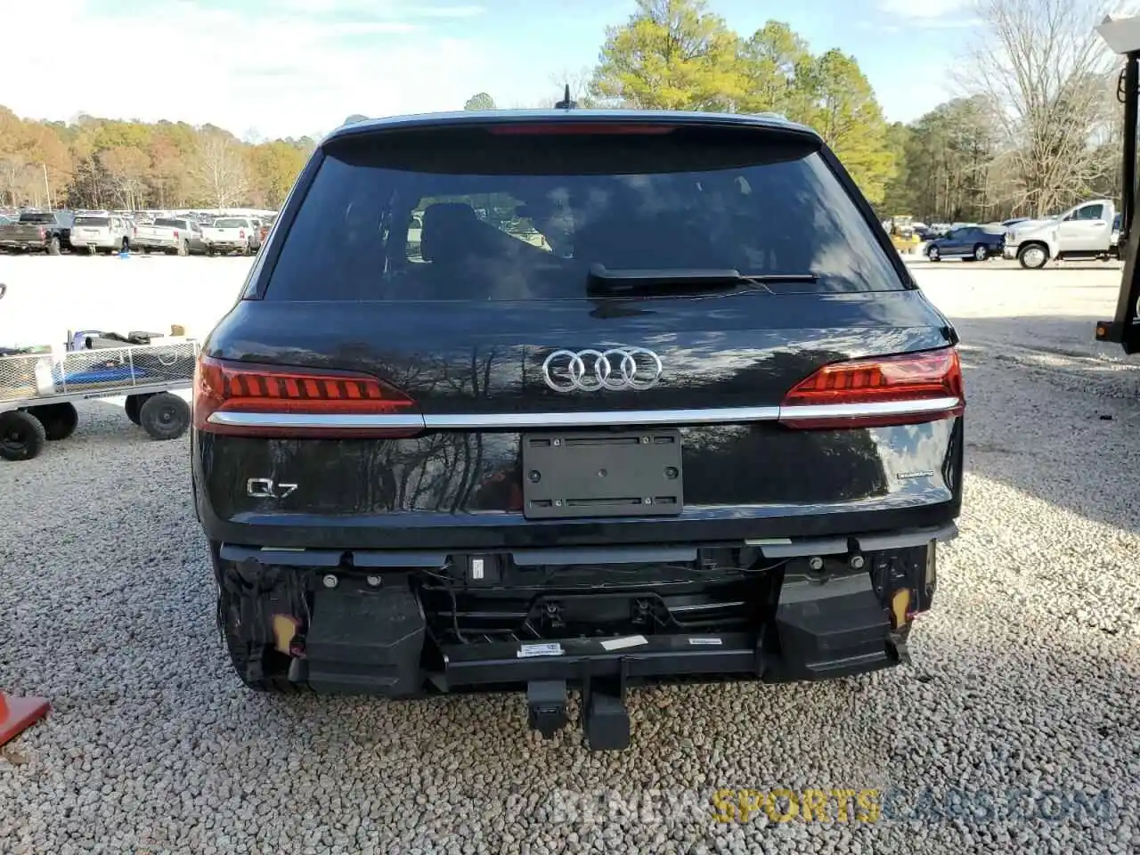 6 Photograph of a damaged car WA1LXAF76MD036934 AUDI Q7 2021