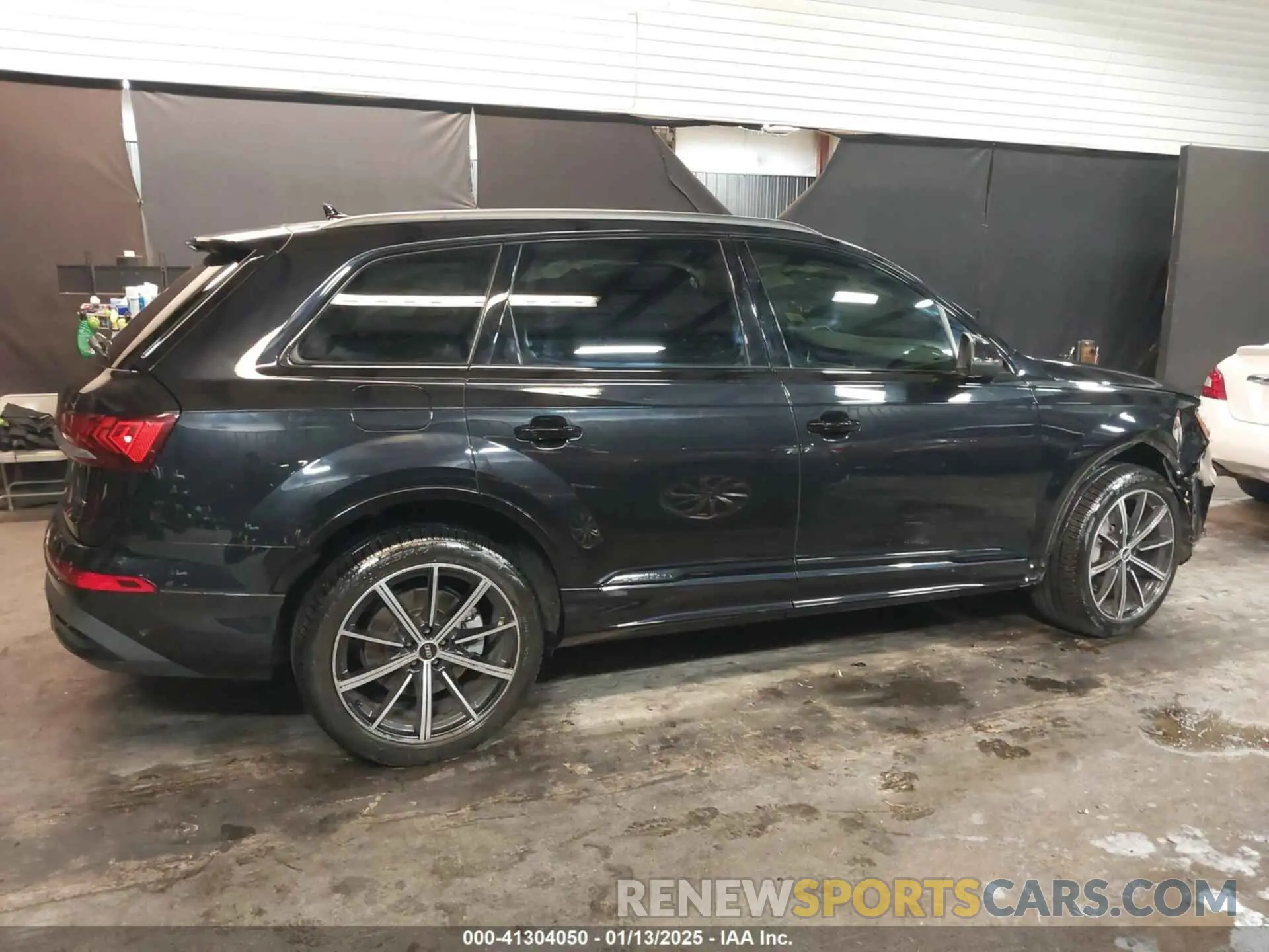 13 Photograph of a damaged car WA1LXAF76MD039056 AUDI Q7 2021