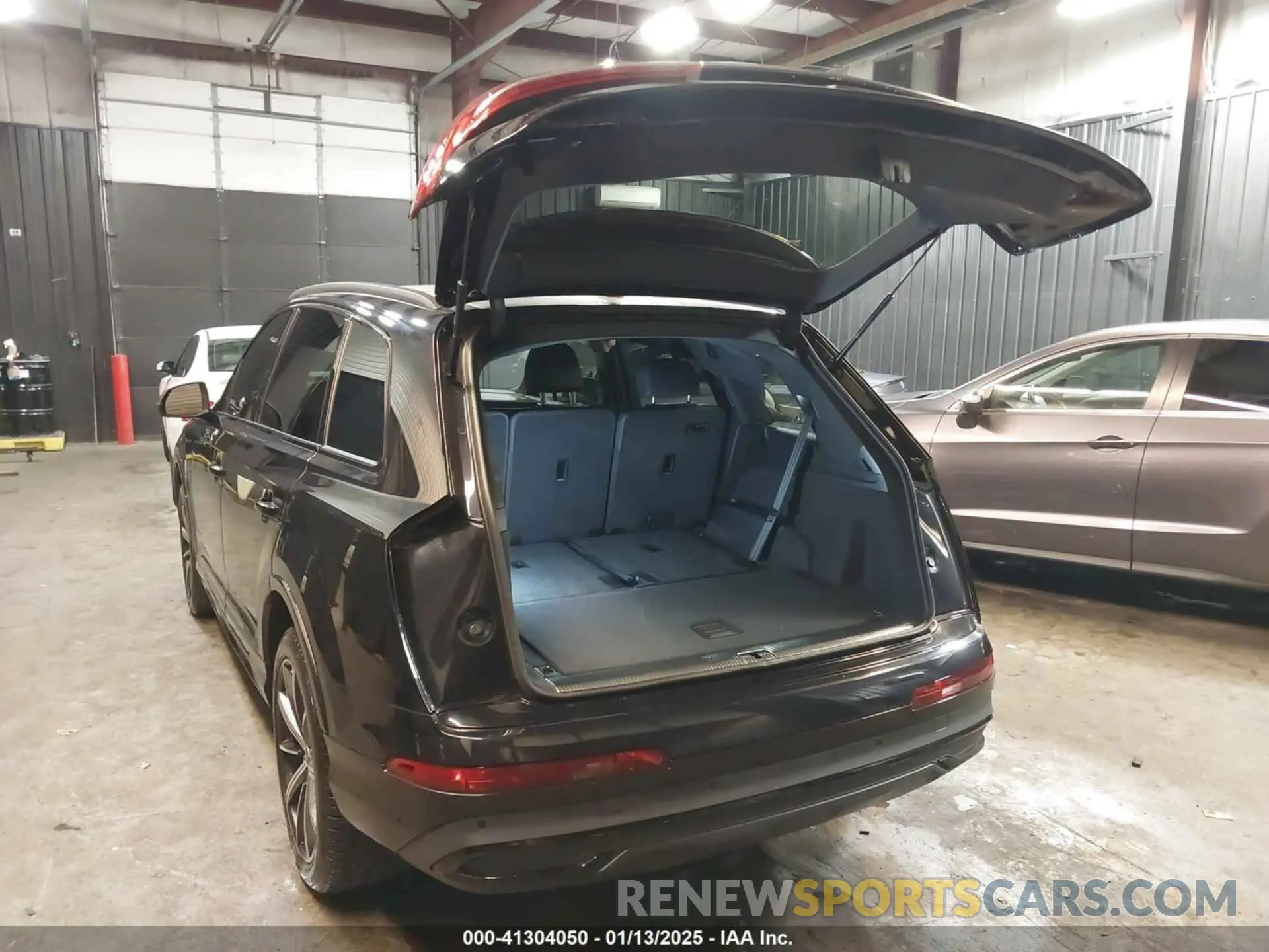 3 Photograph of a damaged car WA1LXAF76MD039056 AUDI Q7 2021