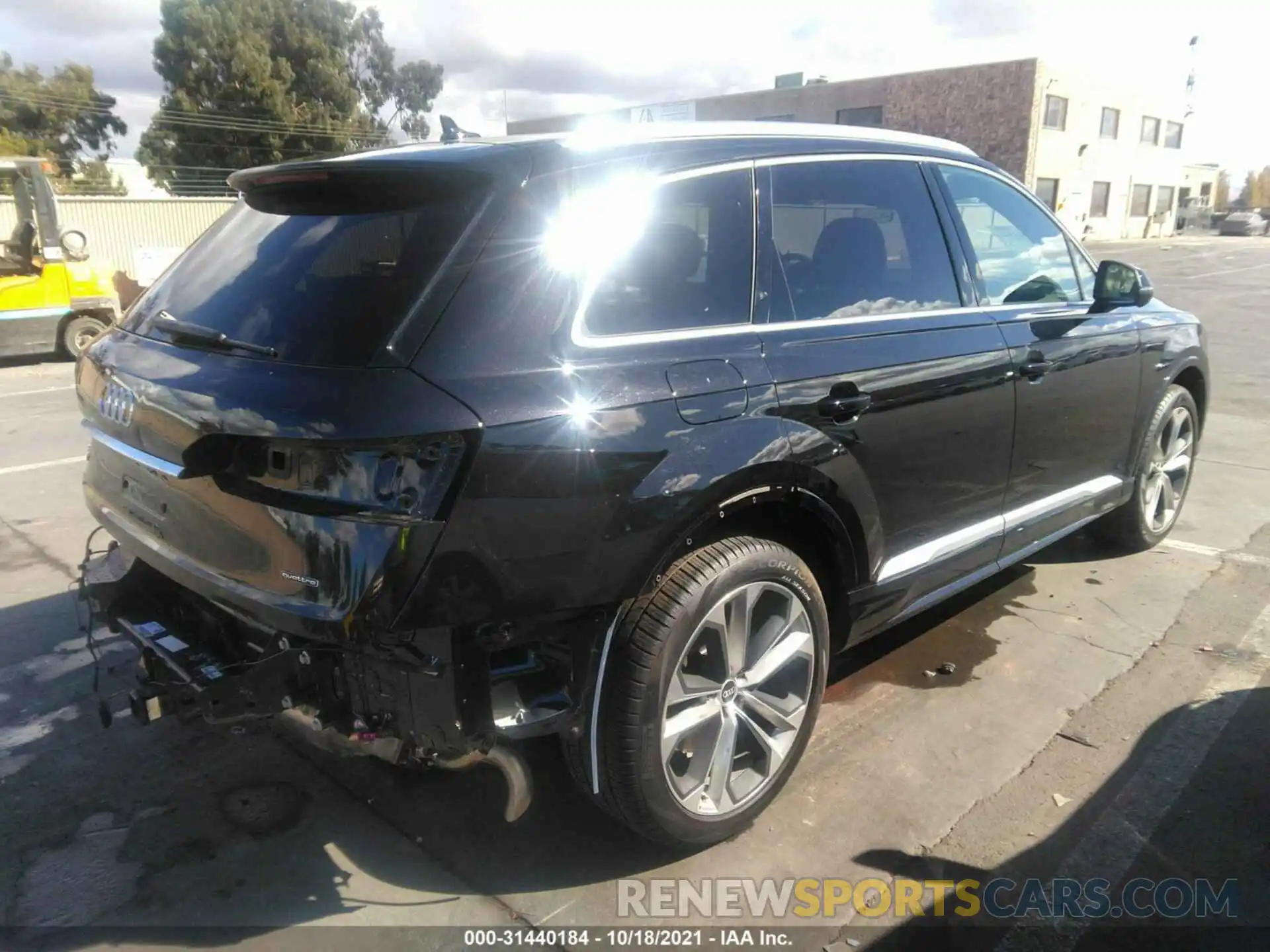 4 Photograph of a damaged car WA1LXAF77MD041544 AUDI Q7 2021