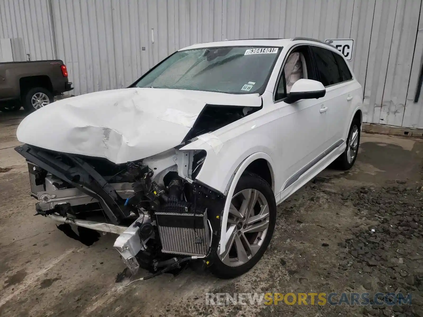 2 Photograph of a damaged car WA1LXAF78MD017589 AUDI Q7 2021